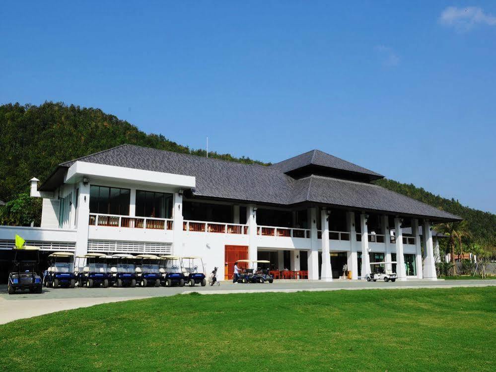 Alpine Golf Resort Chiang Mai Ban Huai Sai Nua Esterno foto